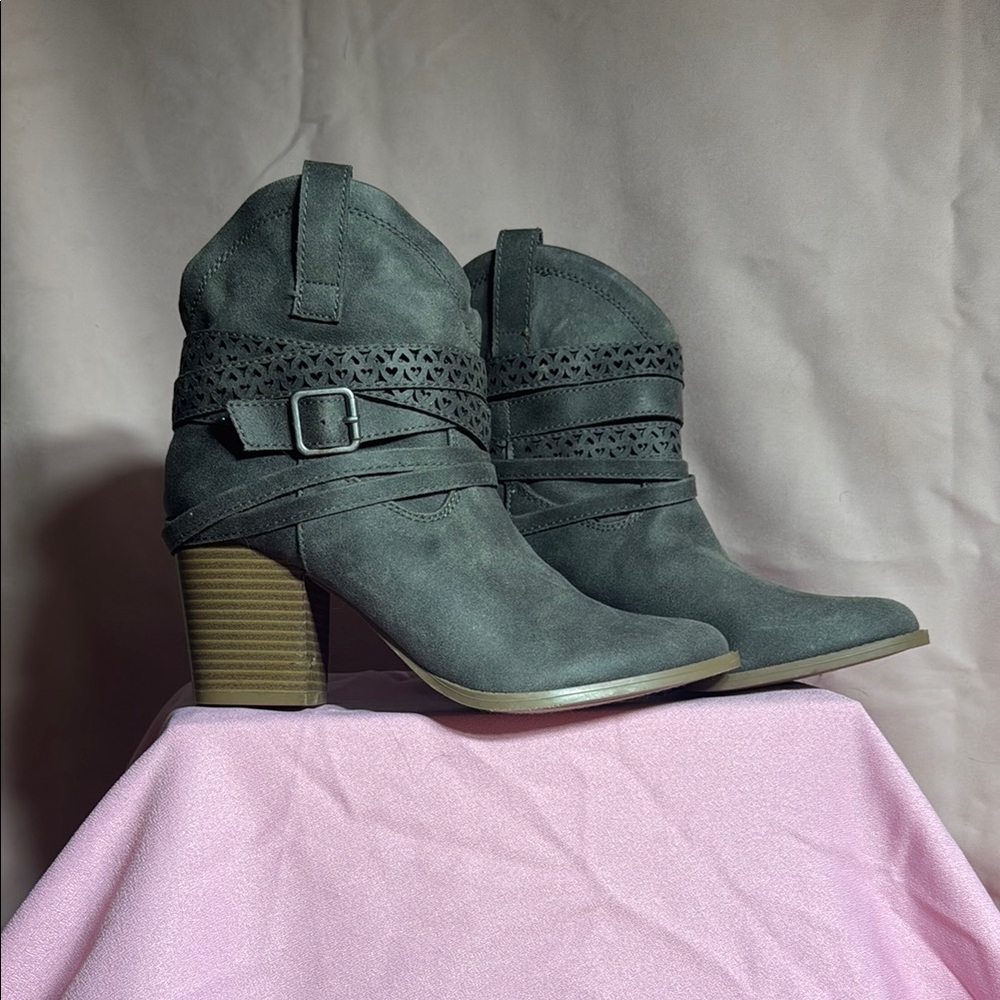 Women's Gray Ankle Boots
